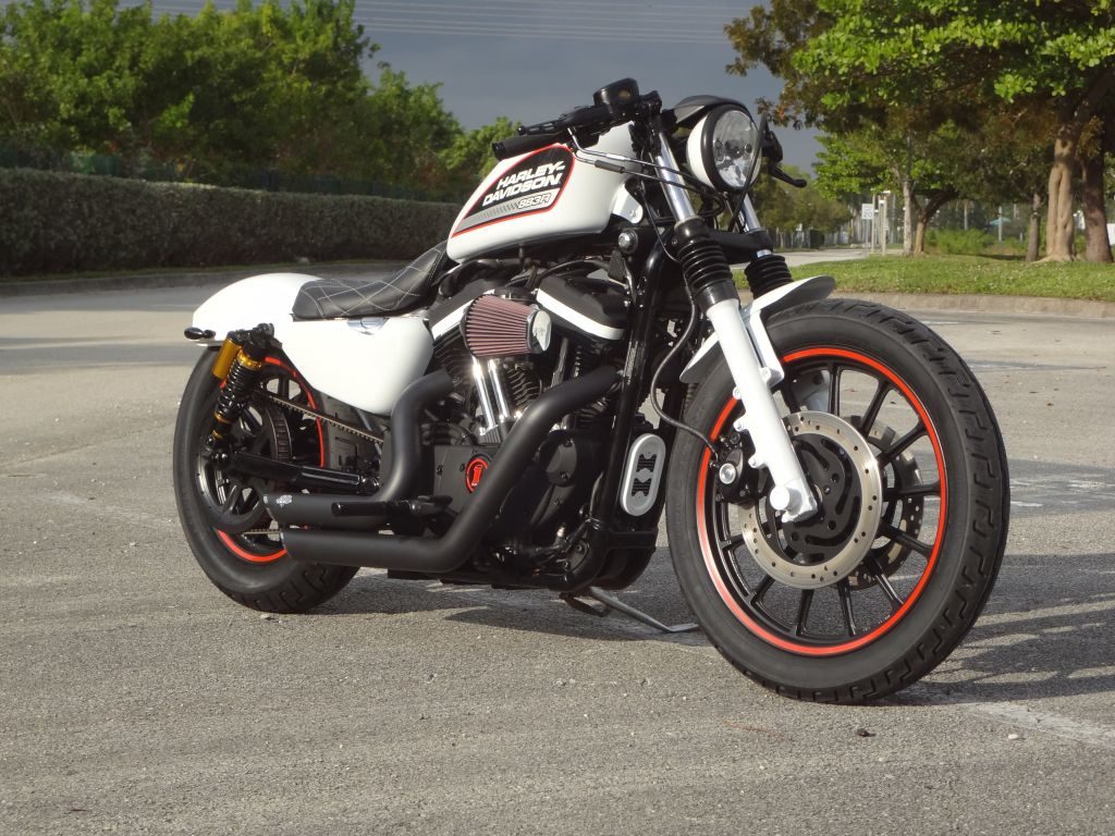 Harley Davidson 883 Cafe Racer